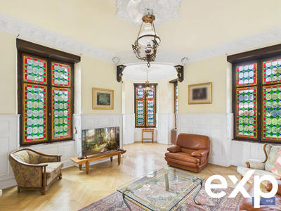 Maison - 443 m² - 17 pièces