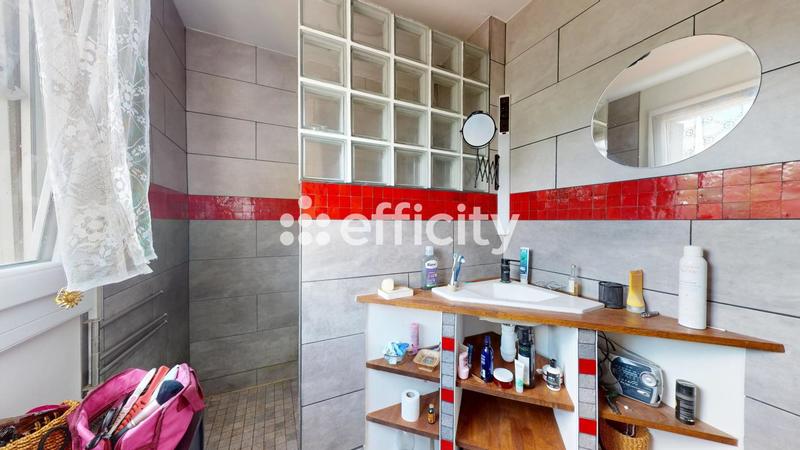 Maison - 110 m² - 6 pièces