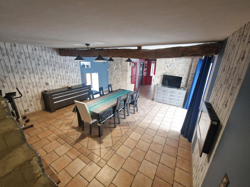 Maison - 223 m² - 7 pièces