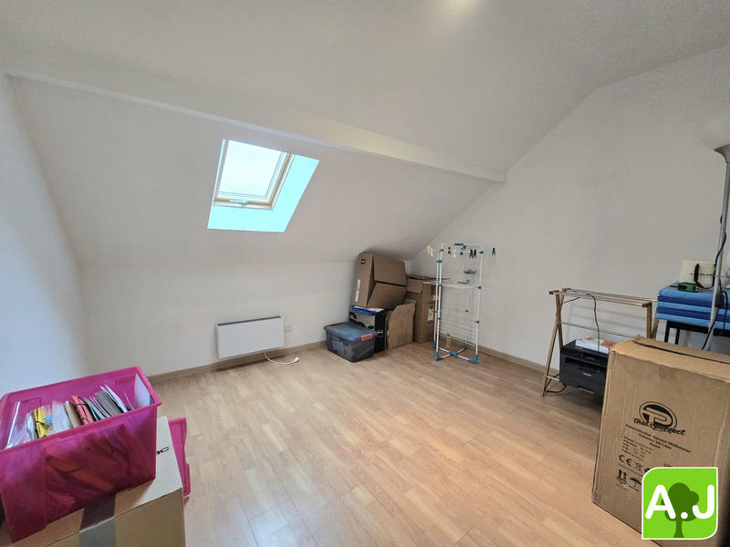 Maison - 92 m² - 5 pièces