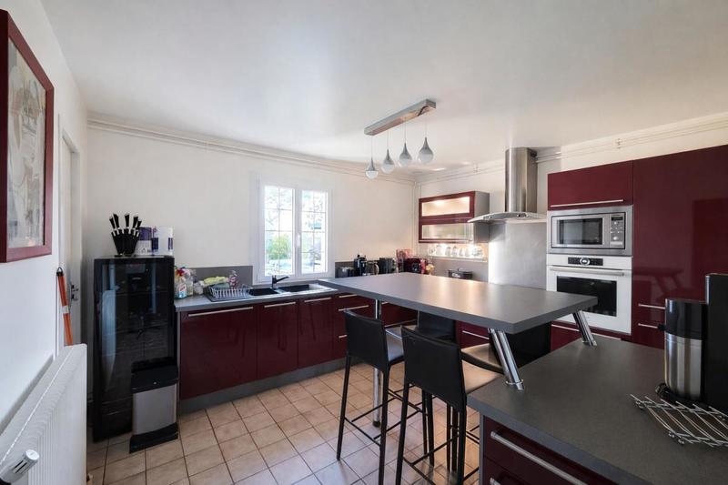 Maison - 137 m² - 6 pièces