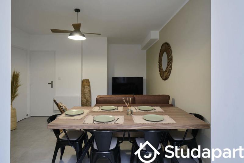 Chambre - 11 m² - 1 pièce