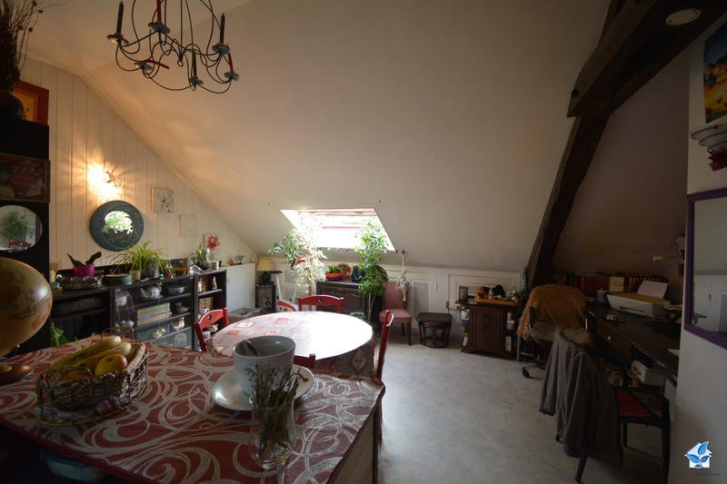 Maison traditionnelle - 248 m² - 6 pièces