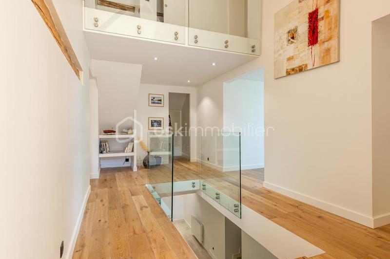 Maison d'architecte - 358 m² - 8 pièces