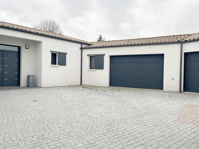 Maison - 205 m² - 5 pièces