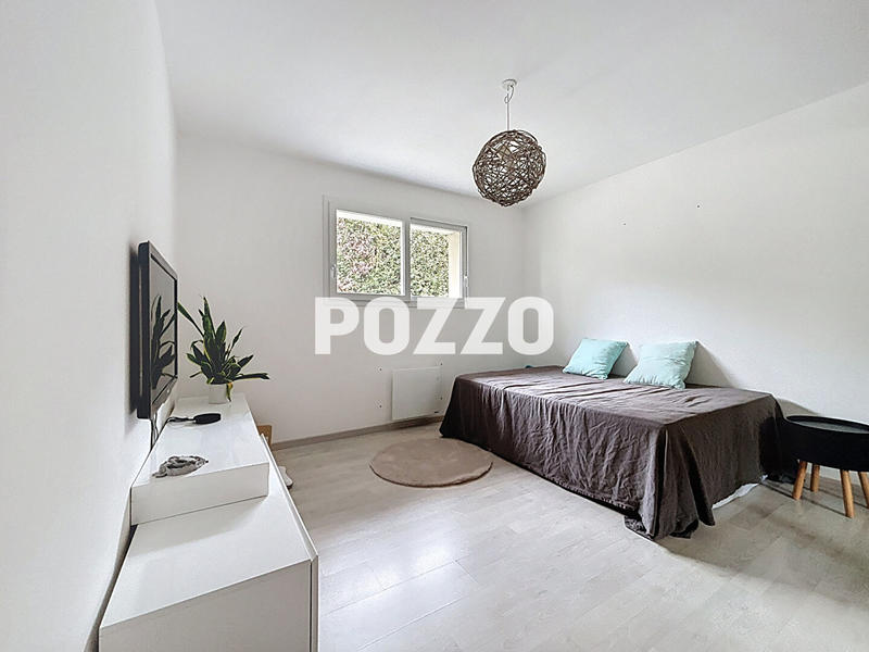 Maison - 217 m² - 6 pièces