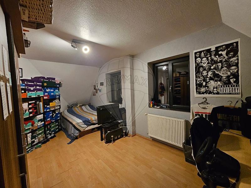 Maison - 208 m² - 7 pièces