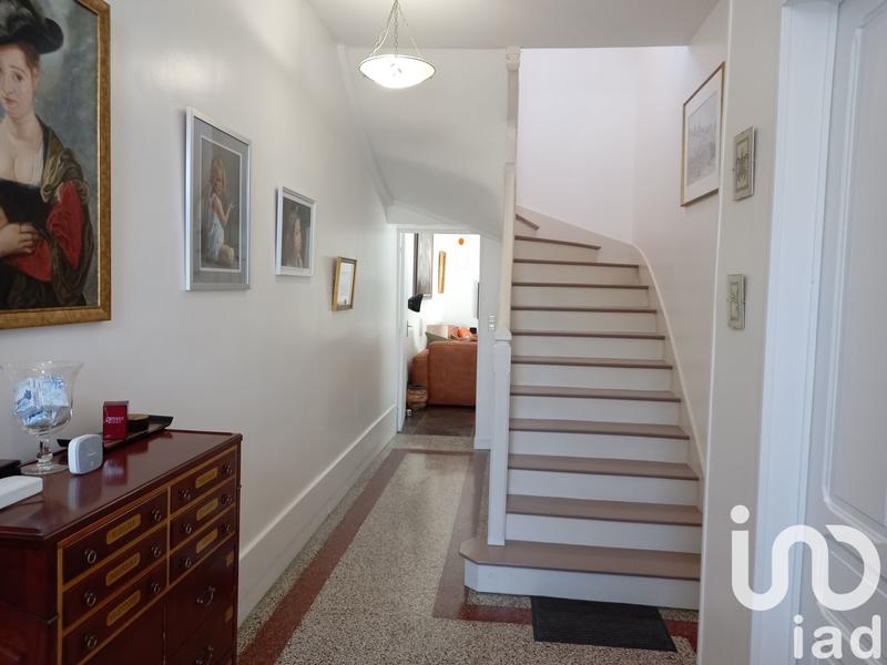 Maison - 230 m² - 9 pièces