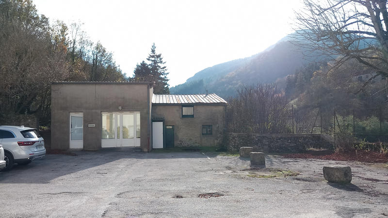 Local commercial - 1 082 m²