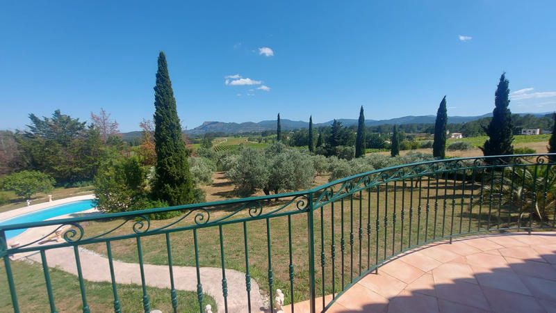 Propriété - 170 m² - 5 pièces