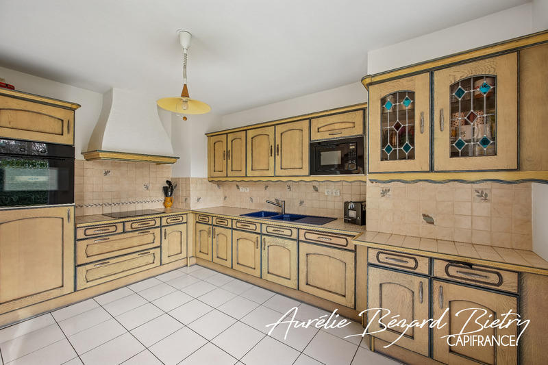 Appartement - 167 m² - 6 pièces