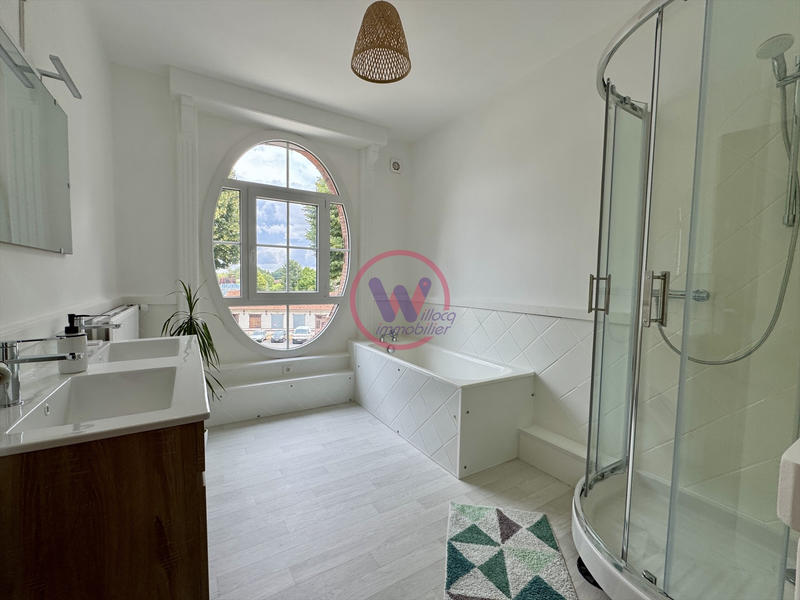 Maison - 237 m² - 7 pièces