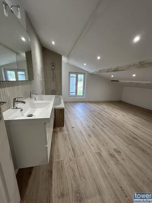 Maison - 206 m² - 6 pièces