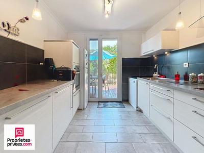 Villa - 200 m² - 6 pièces