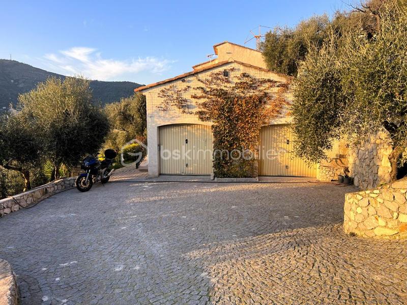 Maison traditionnelle - 140 m² - 4 pièces