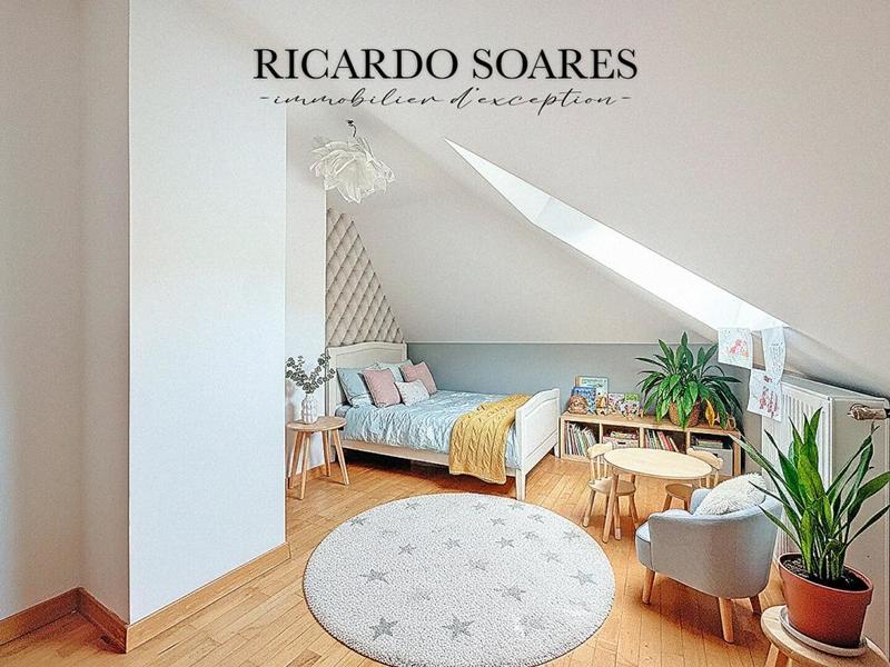 Maison - 180 m² - 7 pièces