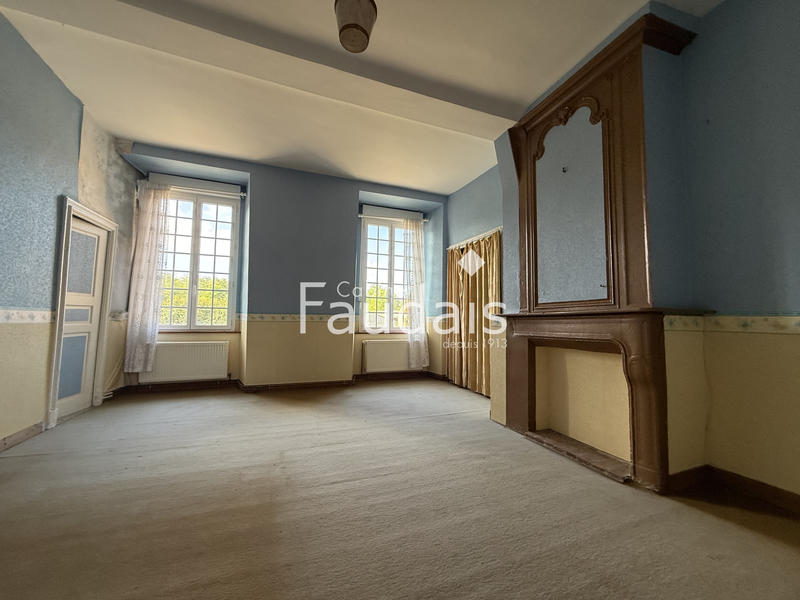 Propriété - 240 m² - 8 pièces