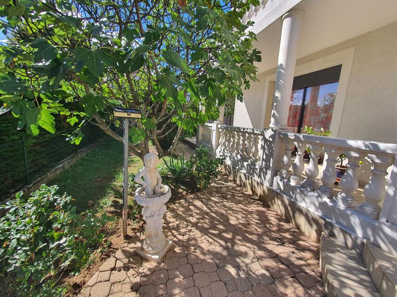 Maison - 258 m² - 6 pièces