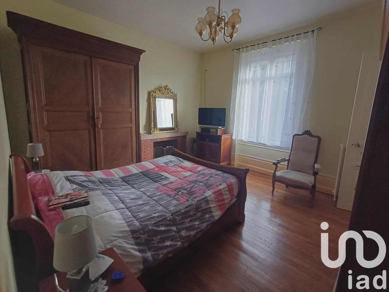 Maison - 241 m² - 8 pièces