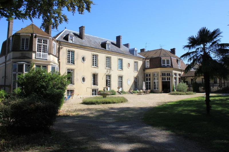 Château - 760 m²
