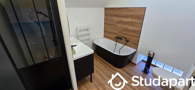 Chambre - 13 m² - 1 pièce