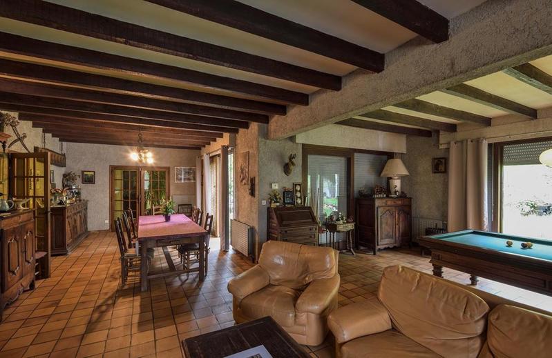 Maison - 335 m² - 11 pièces