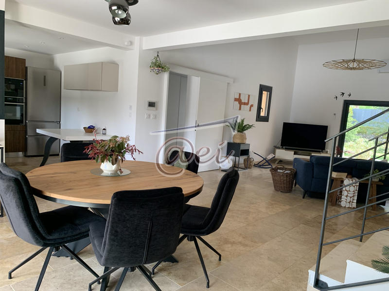 Villa - 170 m² - 6 pièces