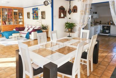 Maison - 236 m² - 10 pièces