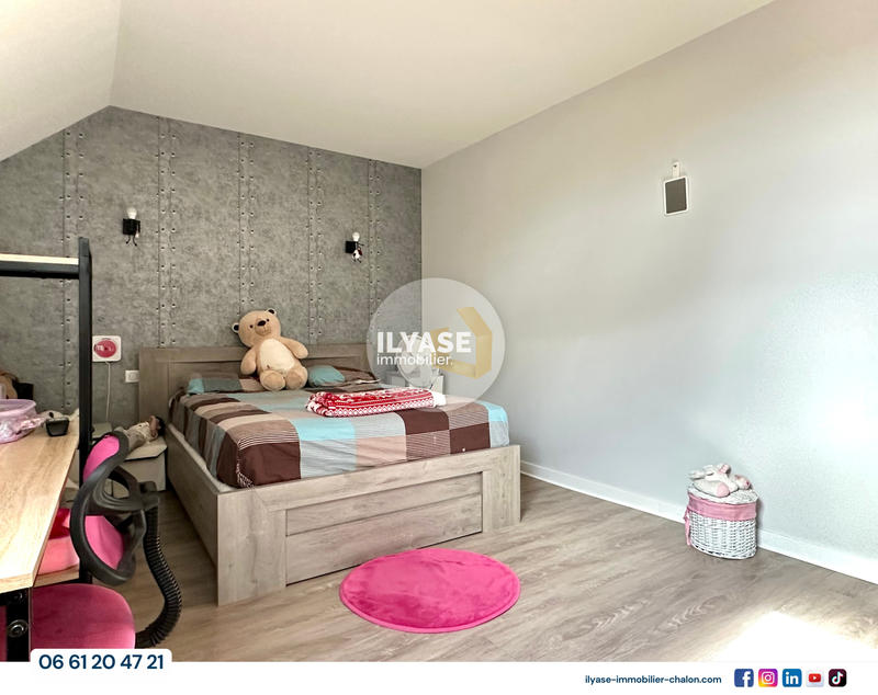 Maison - 220 m² - 5 pièces