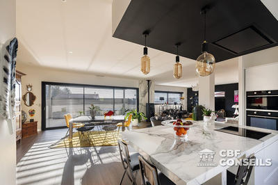 Villa - 247 m² - 7 pièces