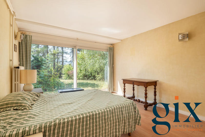 Maison - 286 m² - 8 pièces