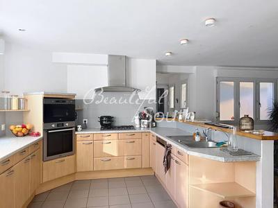 Maison de ville - 203 m² - 7 pièces