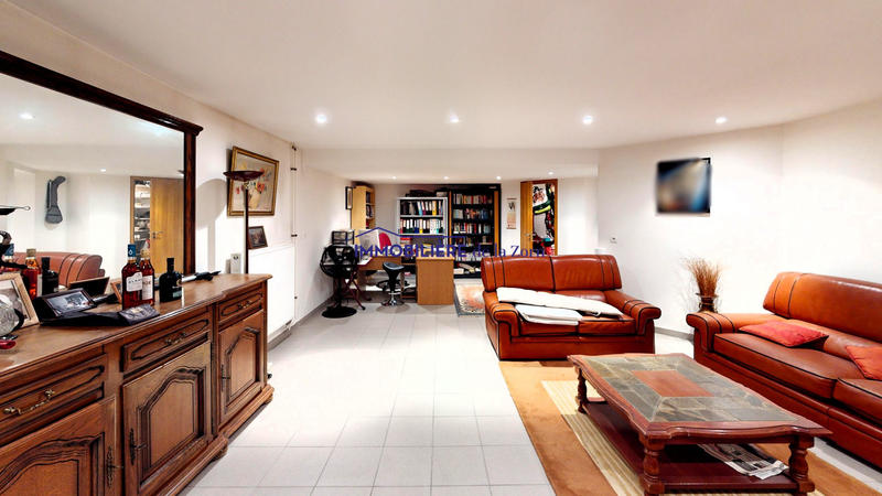 Maison - 196 m² - 8 pièces