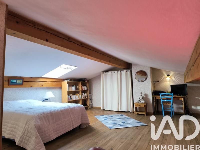 Maison - 207 m² - 9 pièces