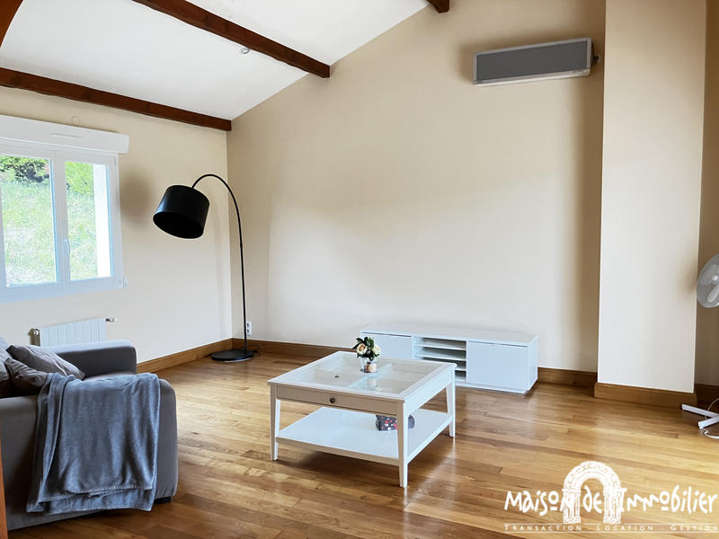 Maison - 253 m² - 7 pièces