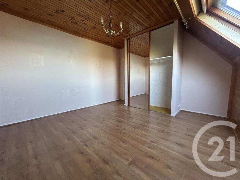 Maison - 96 m² - 5 pièces