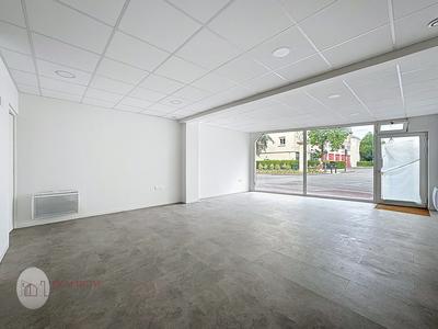 Local commercial - 122 m² - 2 pièces