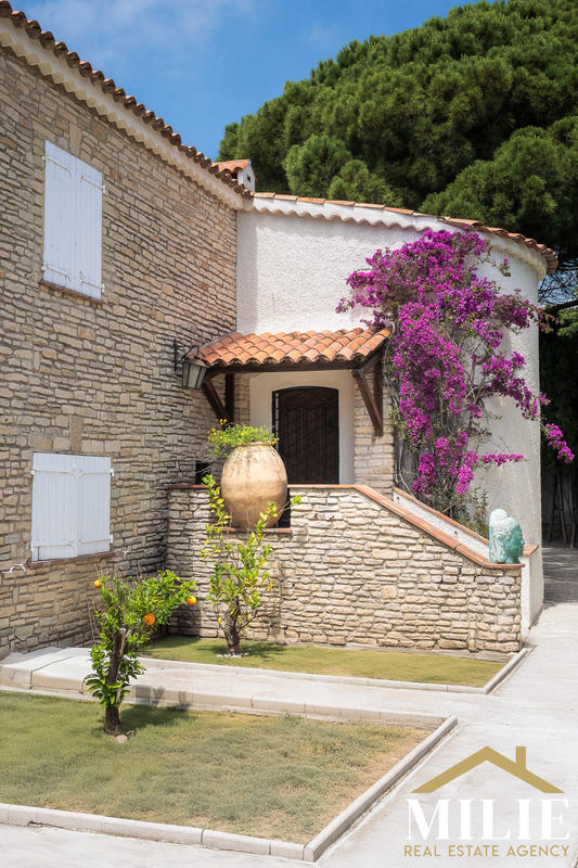 Villa - 350 m² - 8 pièces