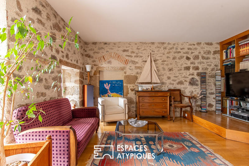 Maison - 241 m² - 9 pièces