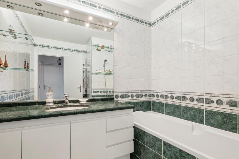 Appartement - 100 m² - 5 pièces