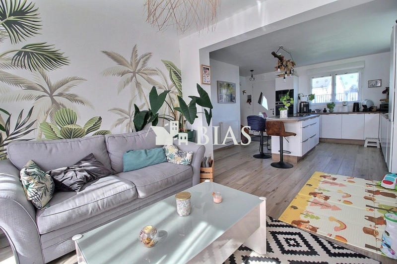 Maison - 99 m² - 5 pièces