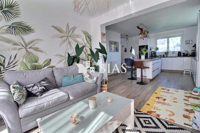 Maison - 99 m² - 5 pièces