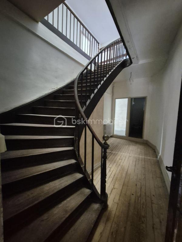 Maison ancienne - 330 m² - 15 pièces