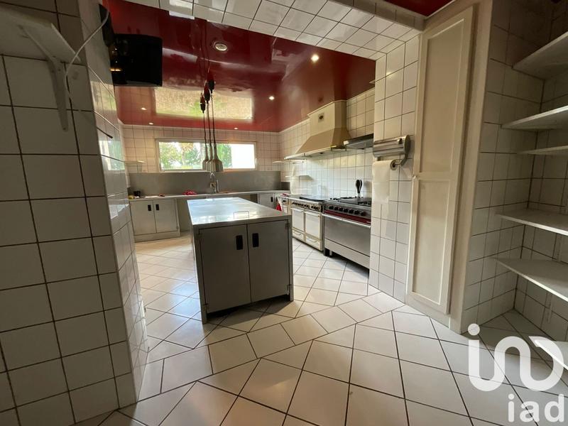 Maison - 656 m² - 10 pièces