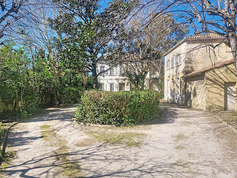 Demeure - 255 m² - 9 pièces