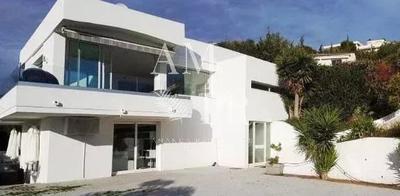 Maison - 262 m² - 7 pièces