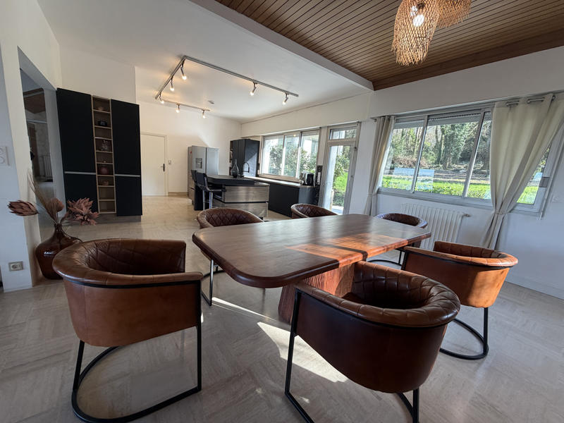 Maison - 334 m² - 8 pièces