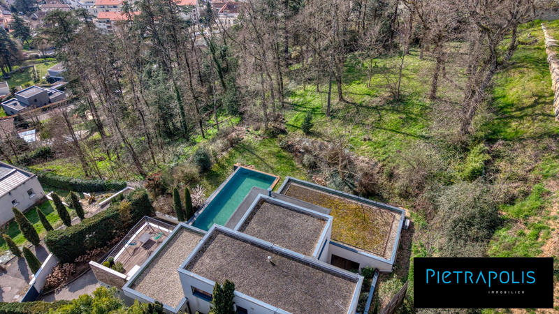 Maison contemporaine - 210 m² - 5 pièces