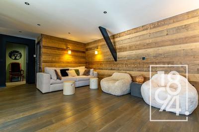 Maison - 235 m² - 8 pièces