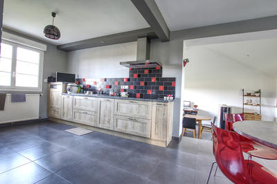 Maison - 207 m² - 7 pièces